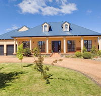 Stately Bowral Designer Home - Hotel WA