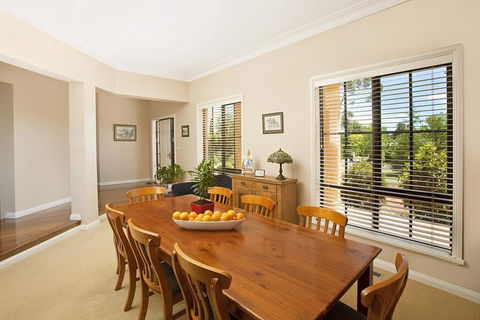 Stately Bowral Designer Home - Hotel WA 3