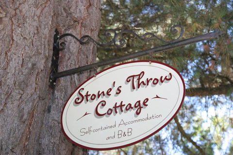 Stone's Throw Cottage Bed And Breakfast - Hotel WA 1