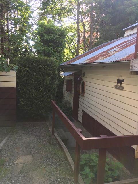 Stone's Throw Cottage Bed And Breakfast - Hotel WA 3