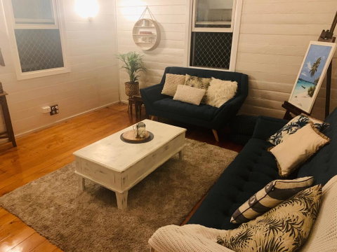 Stranded In Oz Stay In Relaxing Environment, FREE WIFI, NETFLIX, POOL, AIR CON - Hotel WA 1
