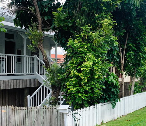 Stranded? Nowhere To Stay? Sanitised Apartment, Sleeps 4, Netflix, Wifi, Pool - Hotel WA 1