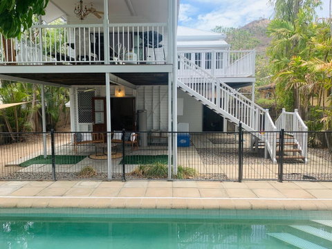 Stranded? Nowhere To Stay? Sanitised Apartment, Sleeps 4, Netflix, Wifi, Pool - Hotel WA 2