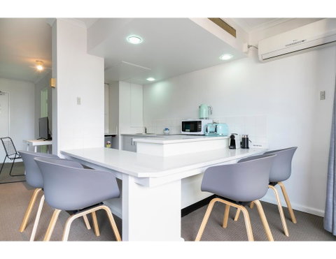 Striking And Super Convenient Studio With Balcony - Hotel WA 1