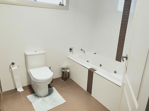 Stylish Private Bathroom-Luxurious Modern Big Home - Hotel WA 2