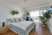 Stylish Studio with Ocean Views Bel Air Broadbeach