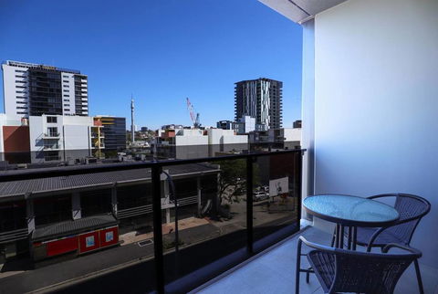 Stylist 2 Bedrooms Apartment With Pool/GYM/Parking - Hotel WA 1