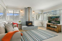 Book Katoomba Accommodation Vacations Hotel WA Hotel WA