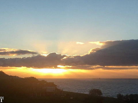 Sunrise Over Easts 1 - Pets Stay Free, Views - Hotel WA 1