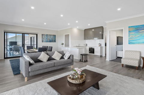 Sunset Horizon At Lady Bay - 8 Huntingdale Drive - Hotel WA 3