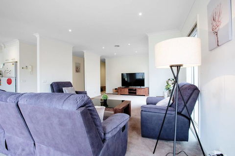 Superb Luxe 5BR House@Point Cook Near Lake - Hotel WA 3