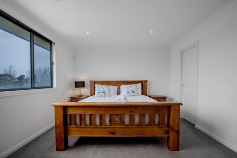 Superb Luxe 5BR House@Point Cook Near Lake - Hotel WA 1