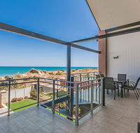 Surf and Sun in Silver Sands - Hotel WA