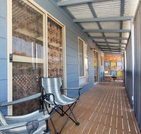 Surf and Sunsets Beach Holiday Home Mandurah - Hotel WA