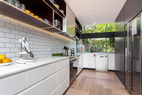 Surfside6 @ James Cook - Clarkes Beach - Hotel WA 3