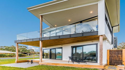 SWEEPING VIEWS - FREE WIFI & NETFLIX - PET FRIENDLY (OUTSIDE ONLY) - Hotel WA 1