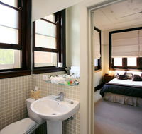 The Bank Guesthouse - Hotel WA