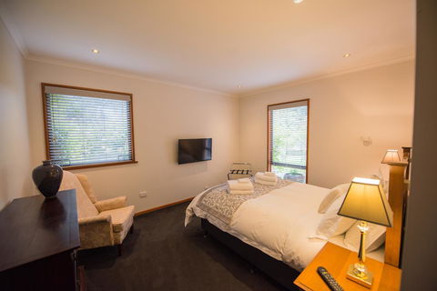 Parnella Kettering - Hotel WA 14
