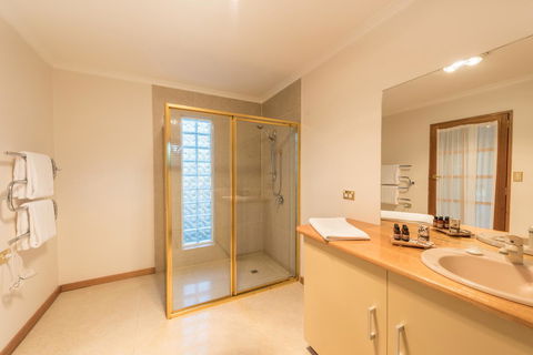 Parnella Kettering - Hotel WA 8