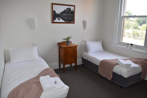 Deloraine Hotel - Hotel WA 8