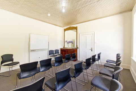 Deloraine Hotel - Hotel WA 20