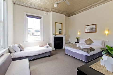 Deloraine Hotel - Hotel WA 22