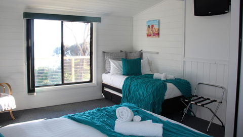 KINGFISHER COTTAGE Beachfront At The Binalong Bay - Hotel WA 5