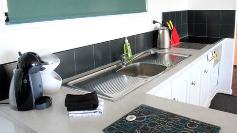 KINGFISHER COTTAGE Beachfront At The Binalong Bay - Hotel WA 18