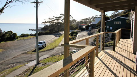 KINGFISHER COTTAGE Beachfront At The Binalong Bay - Hotel WA 9