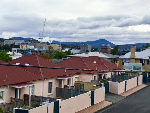 4 At 8 Townhouse Newcastle St - Hotel WA 5
