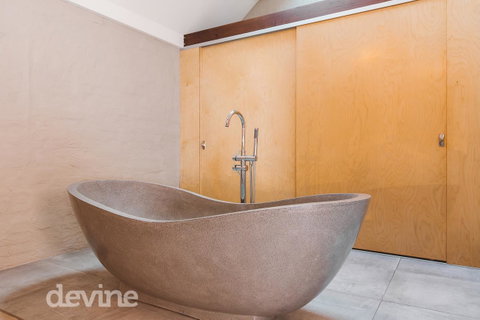 Devine Stays - Hayloft On ELizabeth - Hotel WA 2