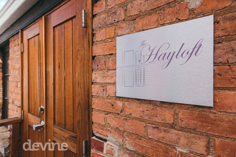 Devine Stays - Hayloft On ELizabeth - Hotel WA 7