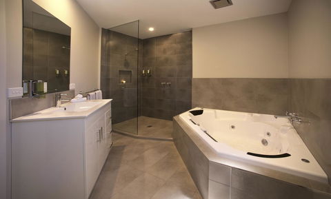 Boathouse Resort Studios And Suites - Hotel WA 17