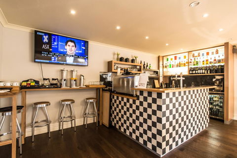 The Waverley International Hotel - Hotel WA 24