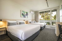 Book Seaford Accommodation Vacations Hotel WA Hotel WA