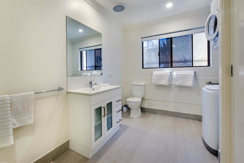 Allambi Holiday Apartments - Hotel WA 35