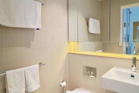 Pride Docklands Waterfront Apartment City View - Hotel WA 17