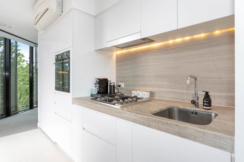 Modern Apartment In The Heart Of St Kilda - Hotel WA 5