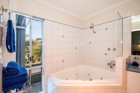 Torquay Tropicana Motel - Hotel WA 17