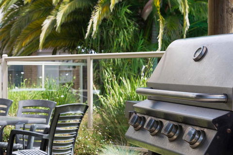 Tropicana Motor Inn - Hotel WA 43