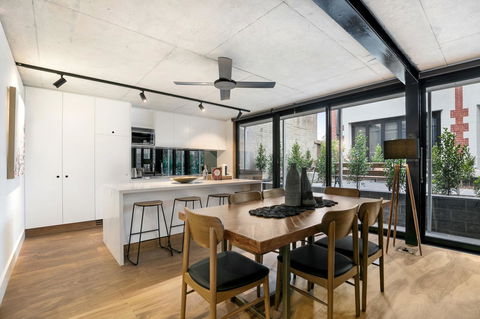 Stylish Apartment In Unique Church Development - Hotel WA 8