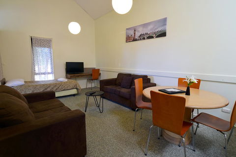 Executive Hideaway - Hotel WA 12