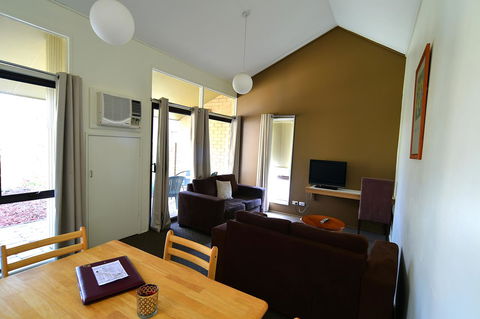 Executive Hideaway - Hotel WA 8