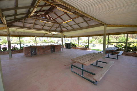 Tasman Holiday Parks - Merool On The Murray - Hotel WA 37