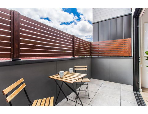 Boutique Apartment In Quiet, Sought-after Suburb - Hotel WA 2