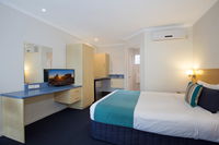 Book Hamilton Accommodation Vacations Hotel WA Hotel WA