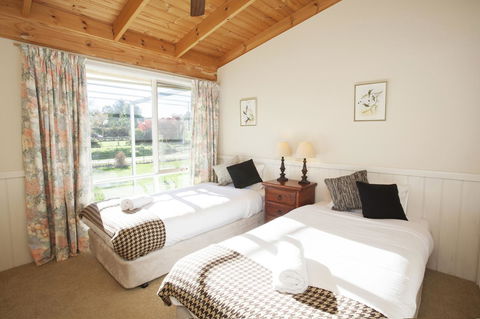 Beechworth Cedar Cottages - Hotel WA 10