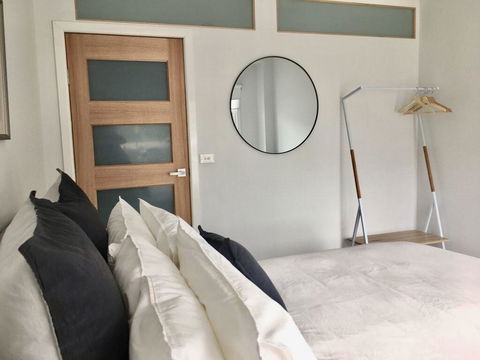The Wheelhouse - 2BR Waterfront Apt In Town - Hotel WA 5