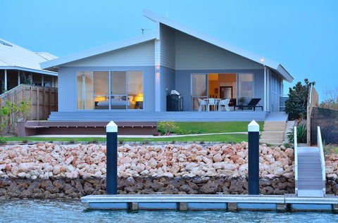The Carnarvon Luxury Canal Home - Hotel WA 0