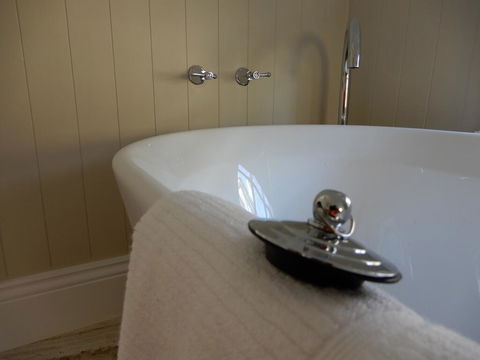 The Chapel Deloraine - Hotel WA 3